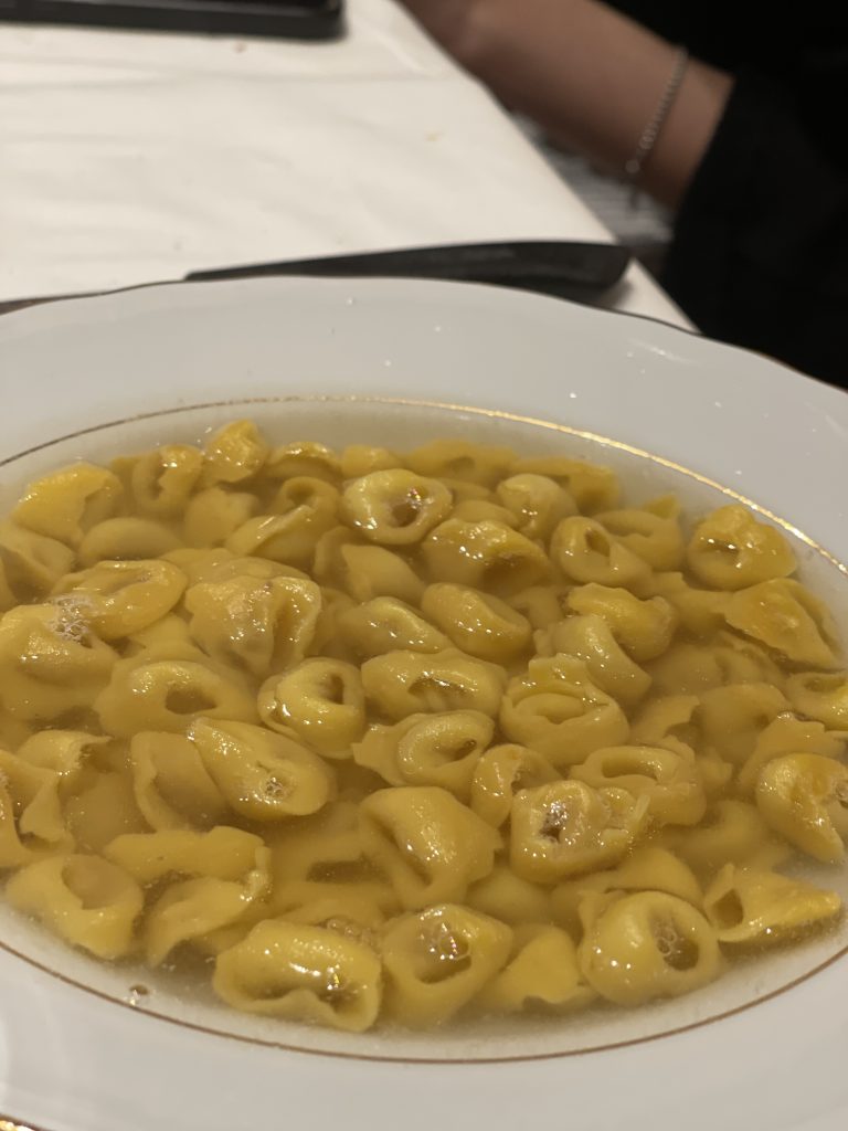 Gli agnolini in brodo